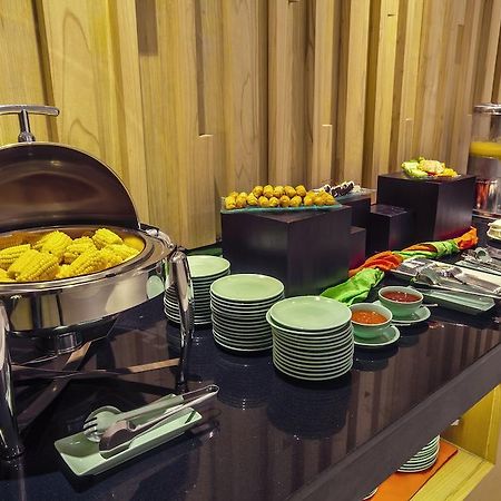 Harris Hotel Raya קוטה לומבוק מראה חיצוני תמונה