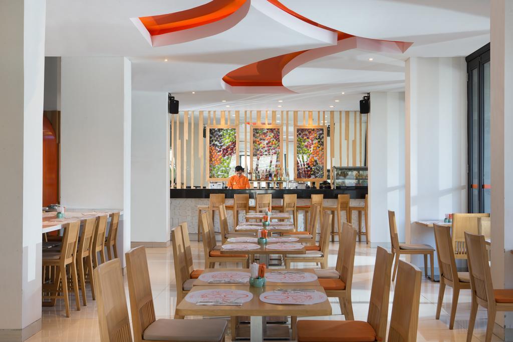 Harris Hotel Raya קוטה לומבוק מראה חיצוני תמונה