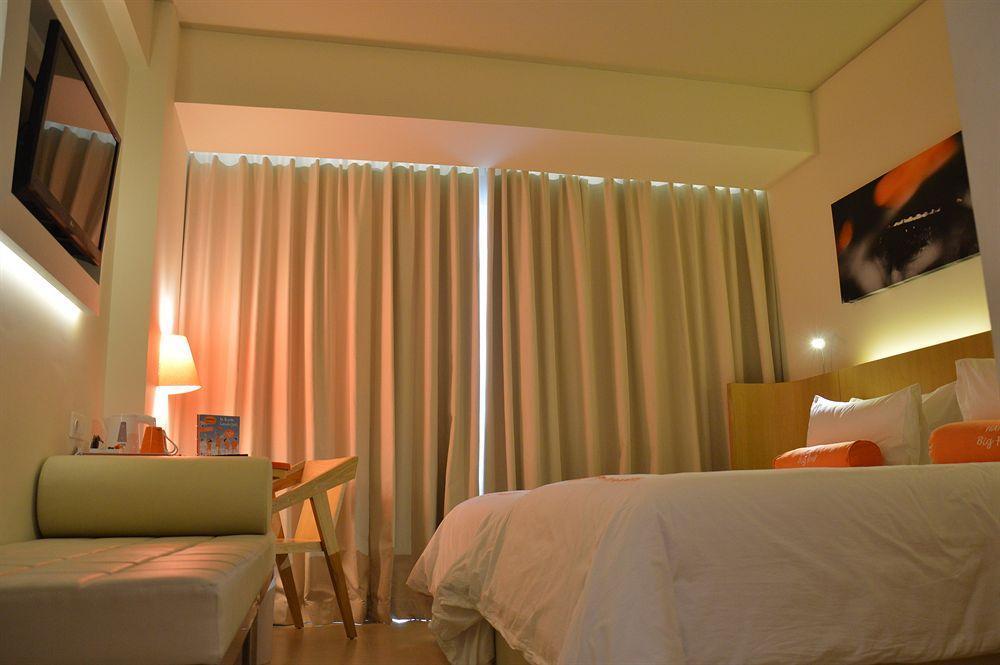 Harris Hotel Raya קוטה לומבוק מראה חיצוני תמונה