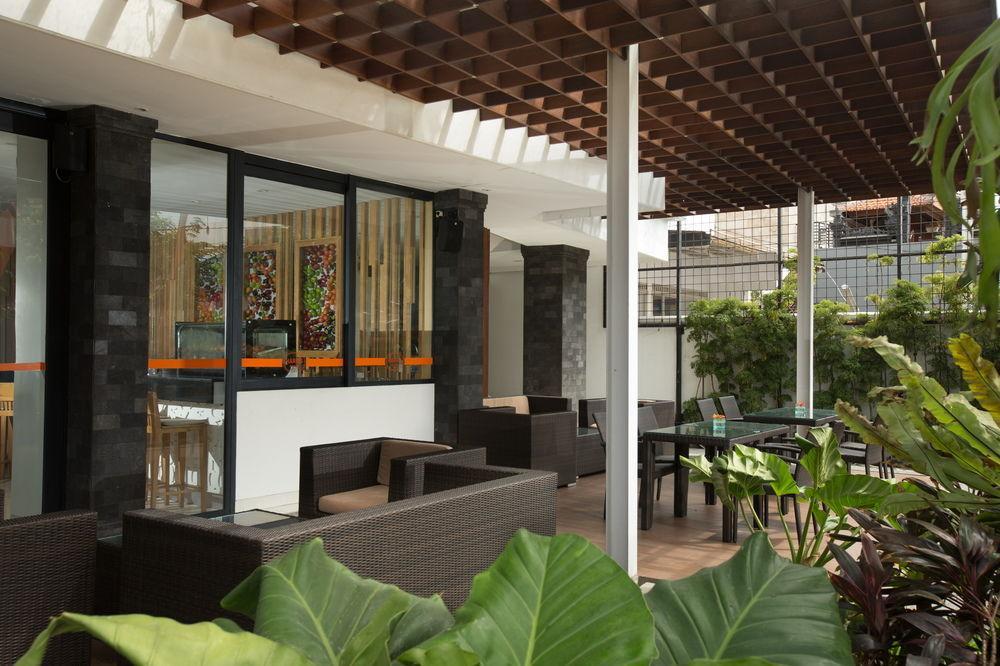 Harris Hotel Raya קוטה לומבוק מראה חיצוני תמונה