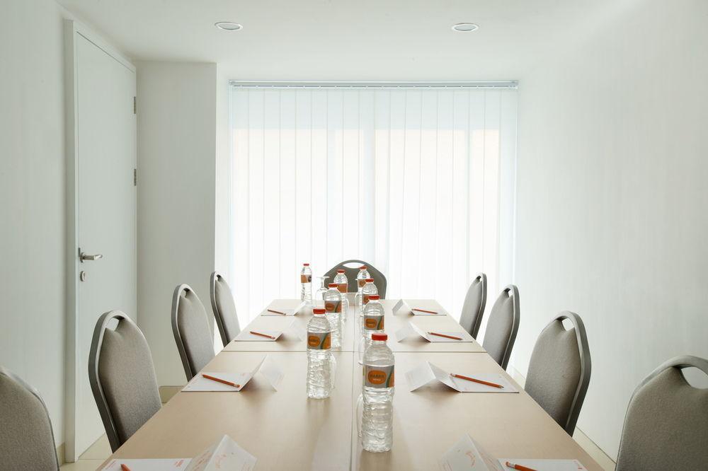 Harris Hotel Raya קוטה לומבוק מראה חיצוני תמונה