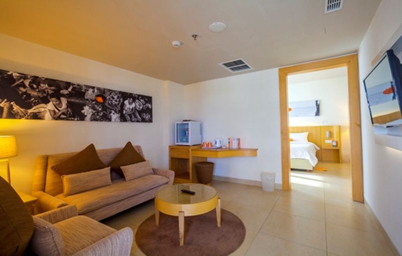 Harris Hotel Raya קוטה לומבוק מראה חיצוני תמונה