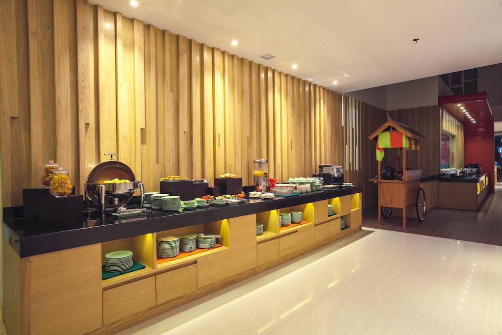Harris Hotel Raya קוטה לומבוק מראה חיצוני תמונה