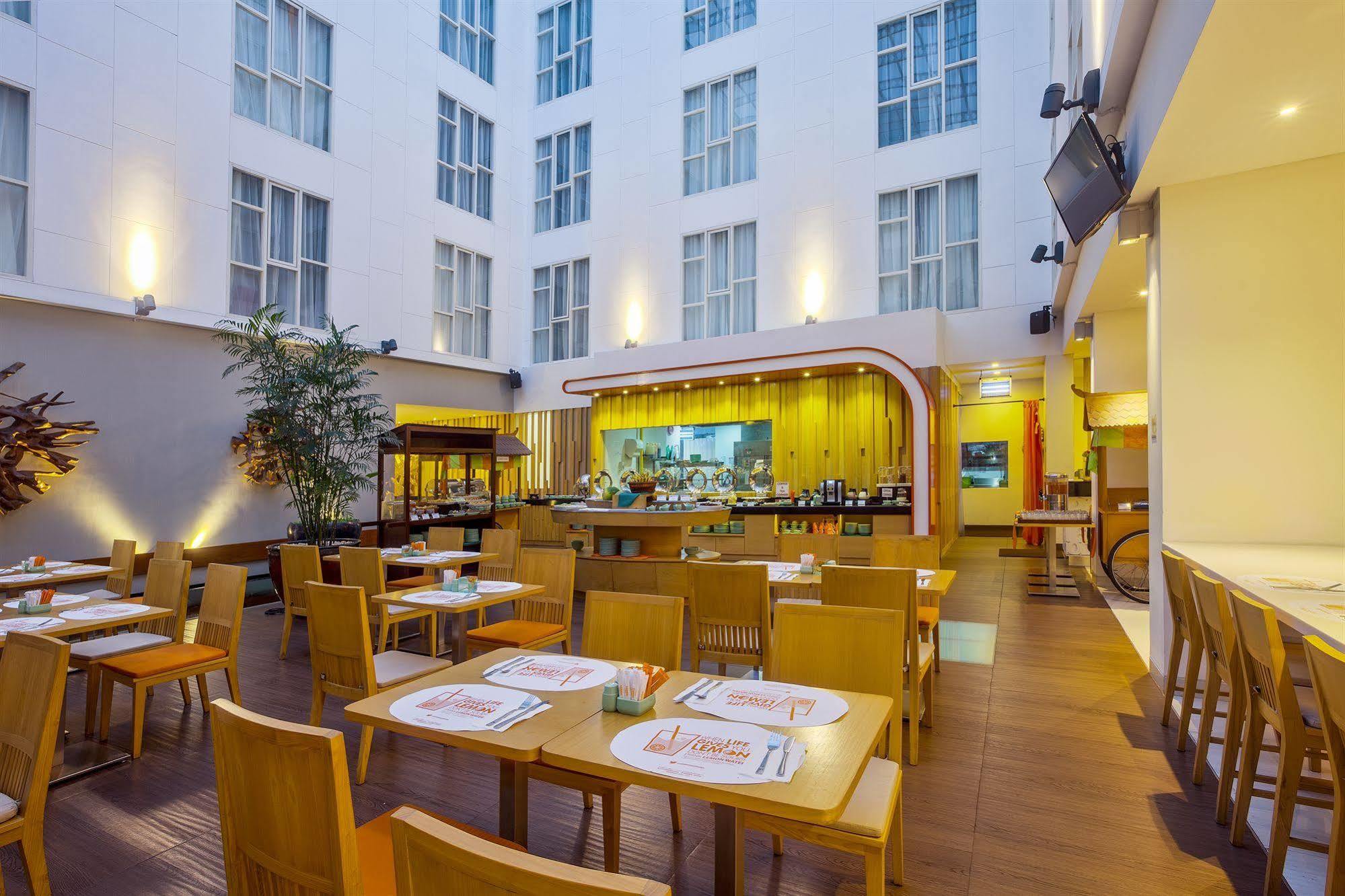 Harris Hotel Raya קוטה לומבוק מראה חיצוני תמונה