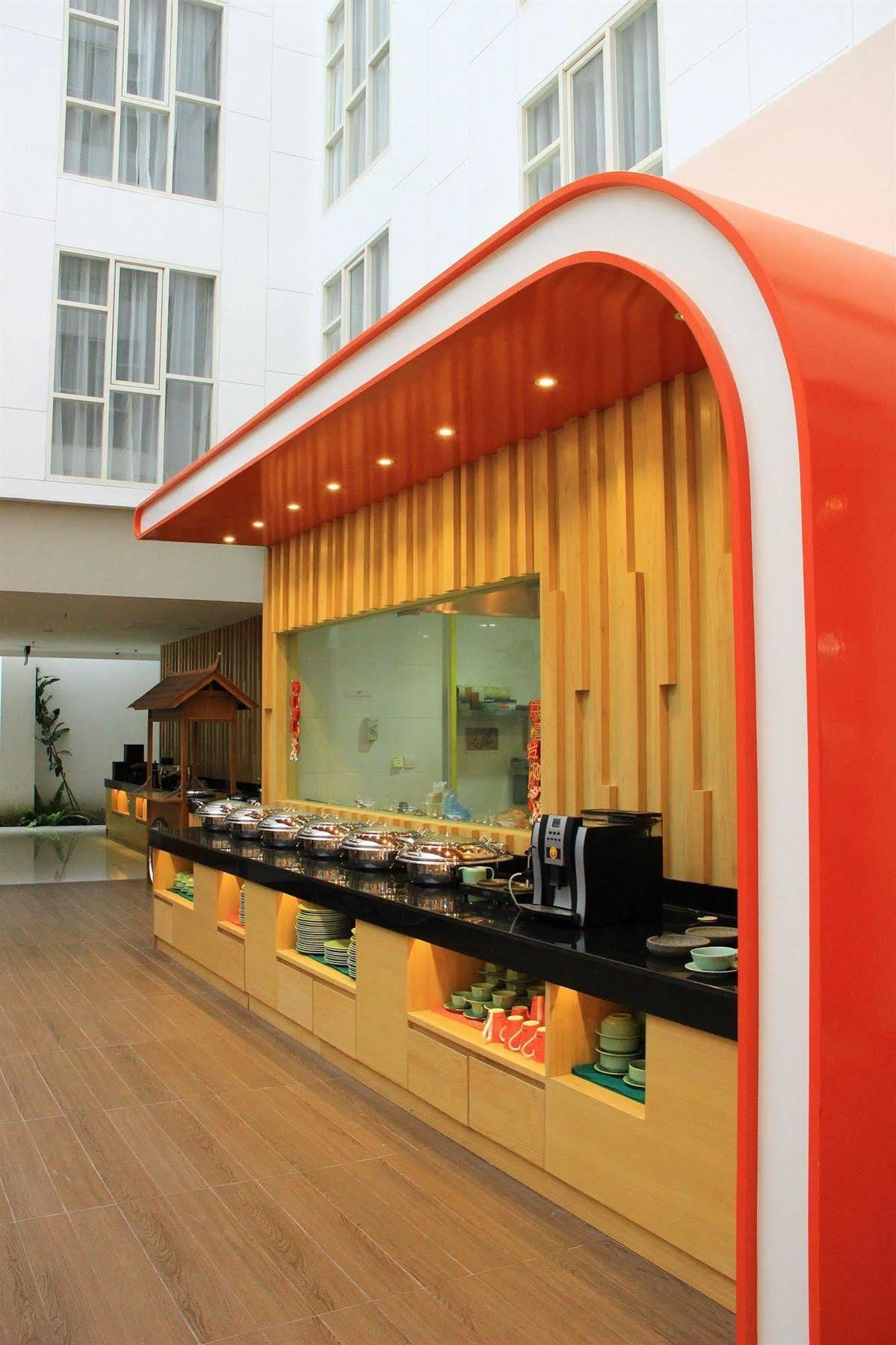 Harris Hotel Raya קוטה לומבוק מראה חיצוני תמונה