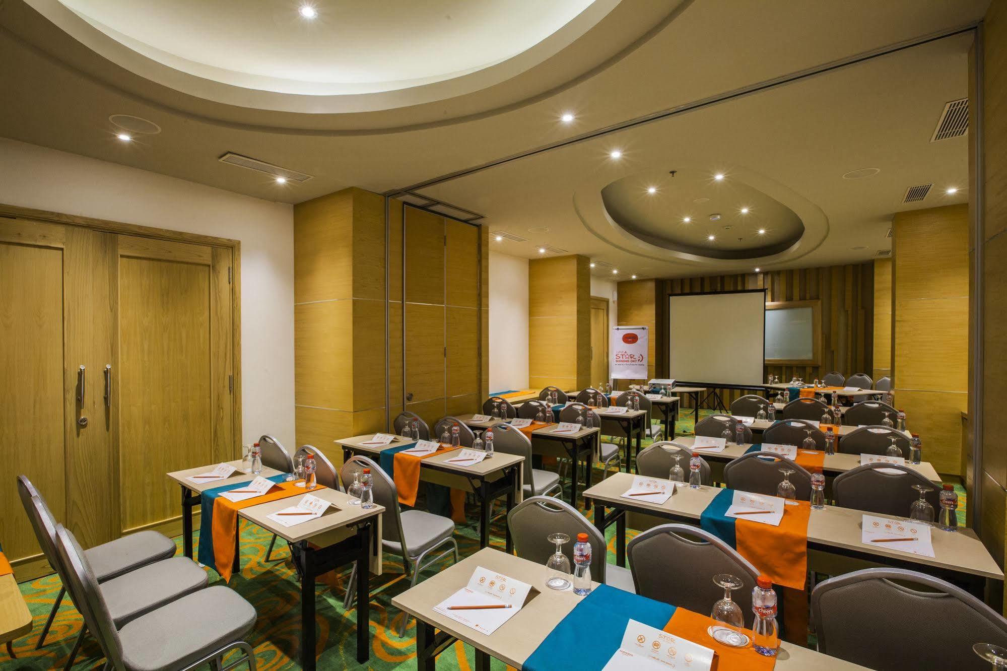 Harris Hotel Raya קוטה לומבוק מראה חיצוני תמונה