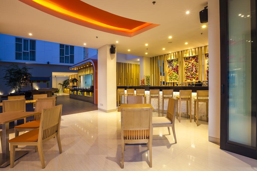Harris Hotel Raya קוטה לומבוק מראה חיצוני תמונה