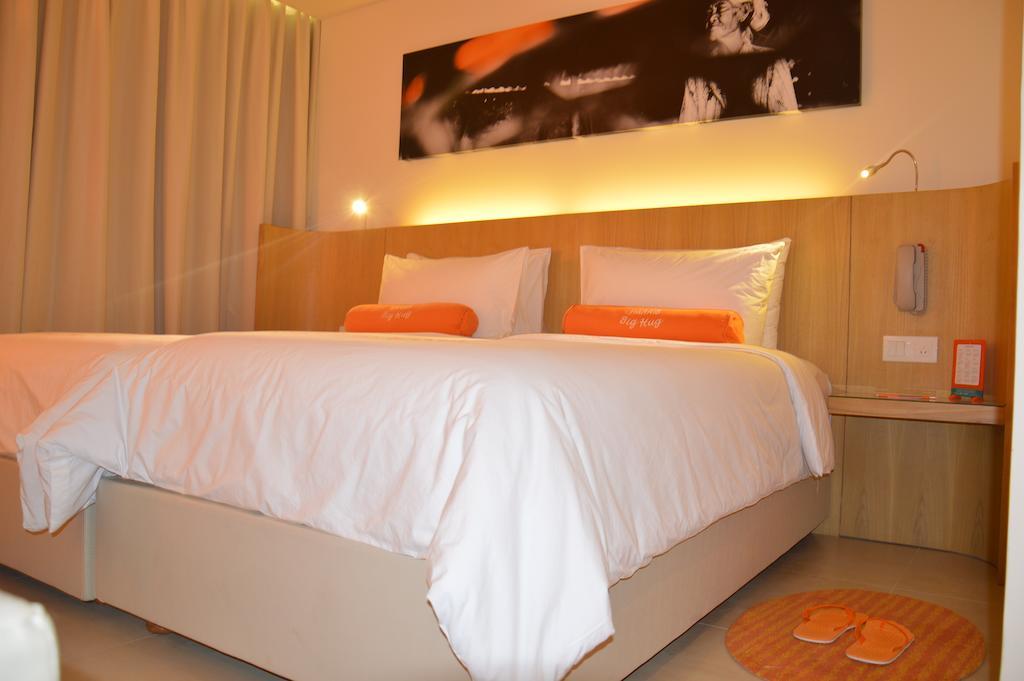 Harris Hotel Raya קוטה לומבוק חדר תמונה